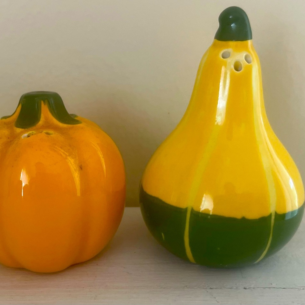 Set of vegetable- squash - salt and pepper shakers- vintage